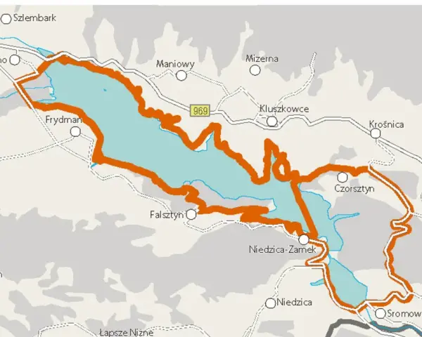 Mapa z zaznaczoną pomarańczową obwódką wokół jeziora. Widoczne miejscowości: Czorsztyn, Niedzica, Frydman. Idealna velo czorsztyn trasa.